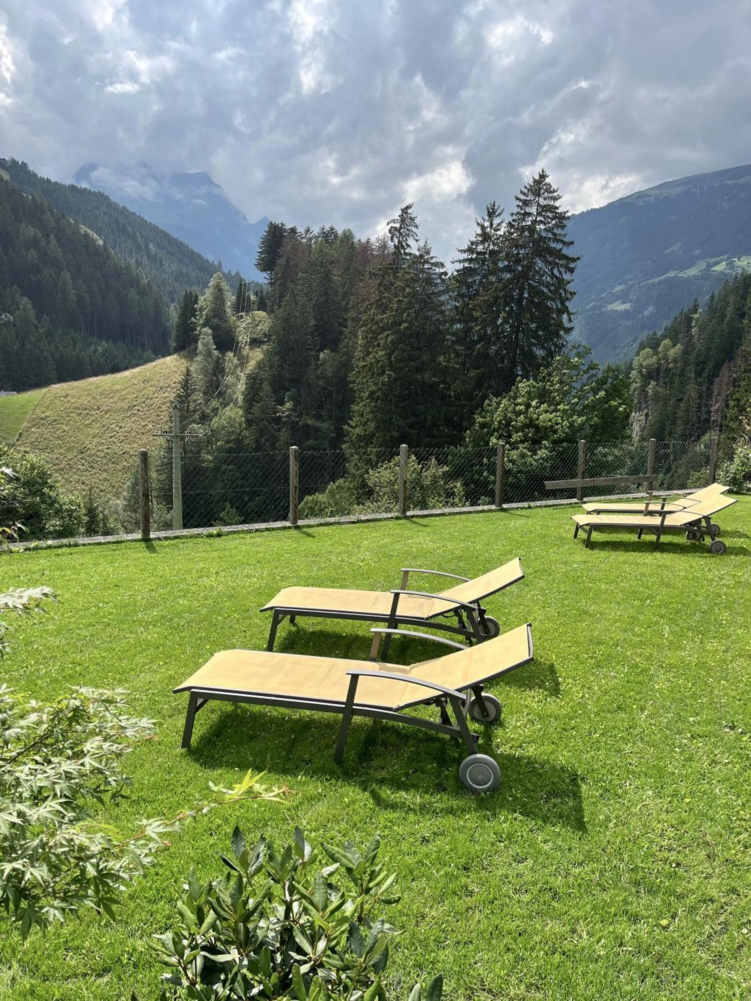 Natur Zeit - Alpine Garden Apartments Mayrhofen Ngoại thất bức ảnh