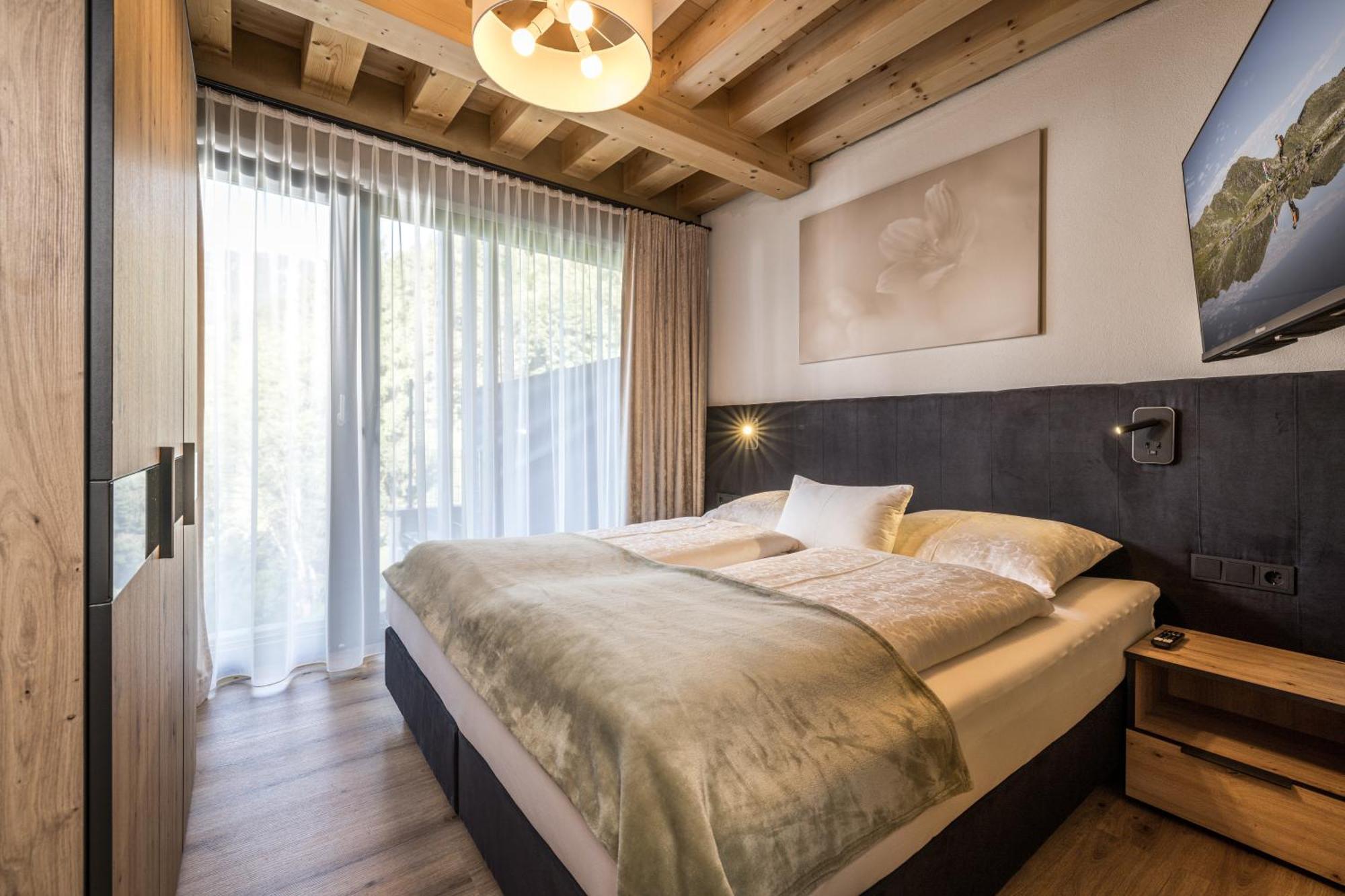 Natur Zeit - Alpine Garden Apartments Mayrhofen Ngoại thất bức ảnh