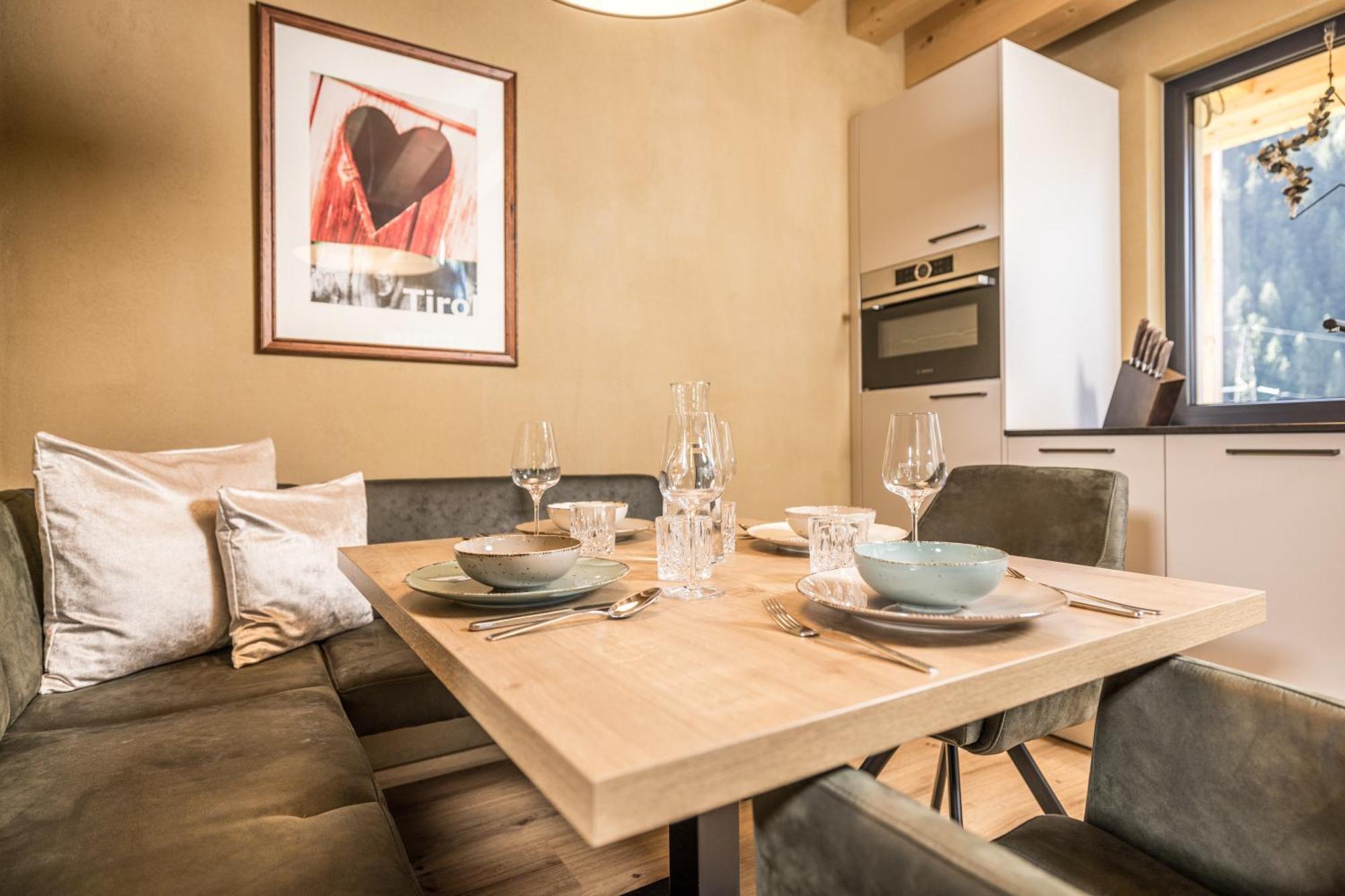 Natur Zeit - Alpine Garden Apartments Mayrhofen Ngoại thất bức ảnh