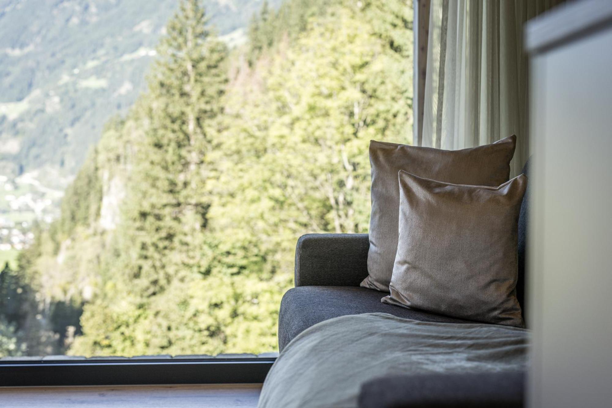 Natur Zeit - Alpine Garden Apartments Mayrhofen Ngoại thất bức ảnh